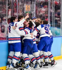 SUA, gol de aur olimpic  Americanii sunt campionii Jocurilor la hochei după 46 de ani. Fantastică finală,   2-1 contra rivalei Canada. Cui i-au dedicat titlul!