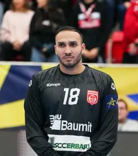  Veste proastă pentru Dinamo  Starul „dulăilor” și al naționalei României   se operează!  Va fi indisponibil multe luni