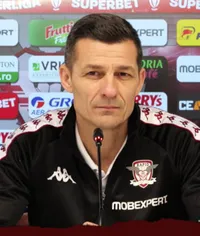 „Fotbalul e imprevizibil”    Gâlcă pune presiune pe jucătorii de la Rapid:  „Să venim cu un plus!” + ce spune despre lupta dintre FC Argeș și FCSB