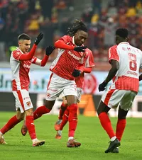 Primele „câinilor”     Ce sume pot încasa  dinamoviștii în funcție de clasarea la final de campionat și de eventualele rezultate din Europa