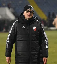 Leo Grozavu, demis   FC Botoșani   ar fi încheiat colaborarea  cu antrenorul care a dus echipa pe locul 1 în acest sezon » Cine l-ar putea înlocui