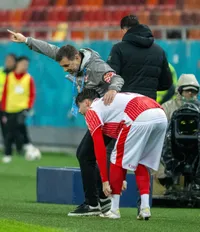 „El e marele câștig”  Jucătorul remarcat de Nicolescu + Probleme cu Mazilu: „Când pui adversarii pe contraatac,   colegii se uită urât,  «Băi, ce faci?»”