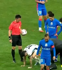 Nicolae Stanciu, debut cu emoții    FOTO+VIDEO.  Prin ce a trecut mijlocașul echipei naționale   la primul meci în China  » Aproape de o accidentare gravă!