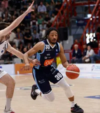 A fugit de război    VIDEO.  Job temporar inedit pentru   fostul MVP din liga României:  „Glumesc ca să mă ascund de realitate”