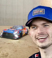 Verstappen își îndeplinește visul    FOTO.  Va concura în cursa de 24 de ore de la   Nurburgring  » Mașina lui a avut parte de o prezentare spectaculoasă