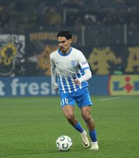 „Te fluieră pe bună dreptate”    Ștefan Baiaram,  pus la zid de legenda Craiovei: „Unde să te duci tu în Occident?! Cine te ia?”