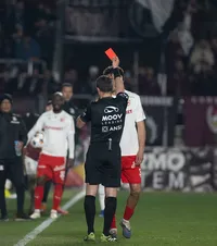 Dinamo, probleme de lot cu Craiova  Cum ar putea arăta   primul „11”  al roș-albilor joi seară: apărarea e țăndări