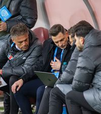 Analiză pe bancă    FOTO:  Imagine inedită, la pauza meciului   FCSB - Metaloglobus