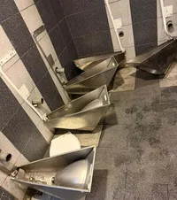 „Civilizații Clujului...”     FOTO.  Fanii CFR-ului   au făcut prăpăd  pe stadion, la derby-ul pierdut cu Universitatea