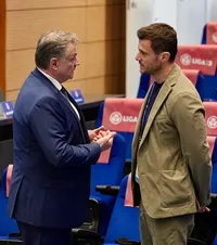 Pace între Dinamo și CCA?  Nicolescu a discutat cu   Vassaras  la Adunarea Generală de la FRF: „Am înțeles punctul lor de vedere”