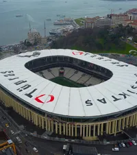 Aici jucăm cu Turcia la ea acasă    FOTO+VIDEO.  GOLAZO.ro îți prezintă arena Beșiktaș văzută din dronă.   Cum arată gazonul la Istanbul!