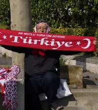 Regii bișniței la Istanbul  Speculanții turci le vând românilor   bilete de peste 8 ori mai scumpe  pentru barajul CM. La ce preț s-a ajuns!