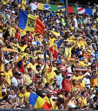 Ce surpriză pregătesc românii!   Fanii fac scut în jurul fotbaliștilor tricolori. Detaliu de ultimă oră despre   ce va fi la Istanbul
