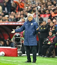 Luce, cot la cot cu Montella  Selecționerul are 80 de ani, vine după suferință,   dar e 100% în picioare în meci,  dă sfaturi, îl ceartă pe Rațiu