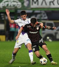 Dinamo, primul punct în play-off     VIDEO.   „Câinii” lui Kopic   au oprit seria  de eșecuri, dar rămân în spatele lui FC Argeș