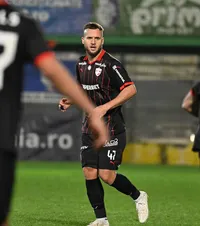 „Liga 1 nu e cum spune lumea”  Prima impresie a lui   George Pușcaș  după debutul la Dinamo: „Strâng din dinți și fac ce pot”