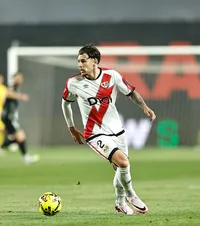 Emoții pentru Rațiu  Rayo Vallecano are 3 jucători cu probleme înaintea meciului cu AEK, printre care și românul »   Ce spun spaniolii