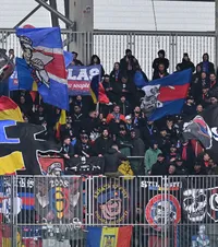 Sud Steaua, scandări abjecte    Ultrașii celor de la CSA  l-au implicat pe Mircea Lucescu în războiul lor cu FCSB