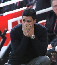 Departajare incredibilă în Premier League    Arsenal a pierdut,  lupta la titlu cu City devine incendiară + Huiduieli pe Emirates: „Ca un pumn în față”