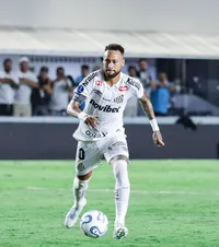  Neymar, conflict cu fanii   Brazilianul a marcat din nou pentru Santos și   s-a certat cu un suporter:  „Un nenorocit gras”