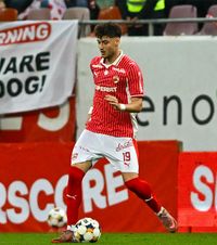 Mazilu l-a înfuriat pe Kopic  Cel mai slab la Dinamo în prima repriză cu U Cluj:   a călcat pe minge  și a centrat prin spatele porții!