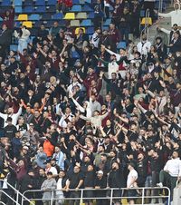 „Afară din Giulești!”    VIDEO.     Fanii Rapidului, furioși la final  împotriva propriilor jucători: „Rușine, rușine să vă fie!”