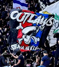 Fani ai Stelei, arestați     FOTO.    Au urmărit și ar fi amenințat cu arma  un fan al lui Dinamo, după un meci din play-off