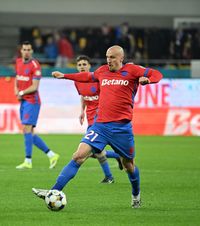 De ce se rupe Chiricheș  Un specialist explică   accidentările repetate  ale veteranului de la FCSB: „Un element esențial, adesea ignorat”