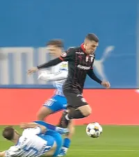 O nouă lovitură pentru Dinamo    FOTO.  Alberto Soro s-a accidentat cu Craiova!   Scos pe targă  și urcat în ambulanță