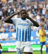 „Pot să plângă cât vor”  Nsimba îi ironizează pe „câini”, după   scandalul de la U Craiova - Dinamo:  „Un gol e un gol. Arbitrul ia decizia”