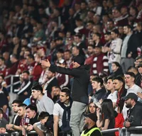 Tocați de fani    VIDEO.   Ultrașii Rapidului, fără milă!   Și-au huiduit și ironizat favoriții  + ce au făcut când l-au văzut pe Șucu