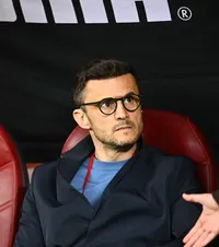 „Suporterii au uitat”  Nicolescu le-a răspuns fanilor și a explicat de ce   Dinamo a fost forțată să schimbe sigla!  Ce probleme erau cu cea veche