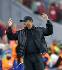 „E ridicol!”  Vincent Kompany, furios după   penalty-ul neacordat în meciul cu PSG:  „Prea multe lucruri împotriva noastră”