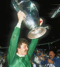 Reacția eroului din 7 mai '86    Reporterii spanioli l-au asaltat pe Duckadam  în noaptea în care a apărat 4 penaltyuri: „Trebuie să cred asta”