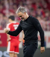 Uluitorul Luis Enrique    Ce surpriză le-a făcut antrenorul lui PSG  propriilor jucători chiar de ziua lui