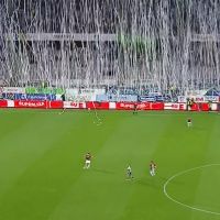 Scene ca-n America de Sud    FOTO.  Imagini senzaționale în debutul partidei dintre   U Cluj și Rapid  » Meciul a fost întrerupt 5 minute