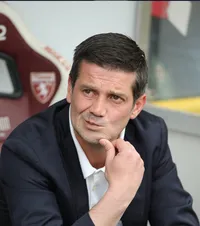 Chivu, iritat   Tehnicianul român, după ce portughezul a comparat Interul din 2010 cu cel din prezent: „Asta e deja   a patra întrebare  despre Mourinho”