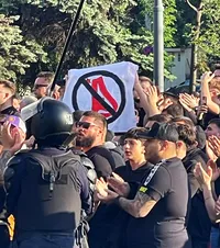 Sigla care a „rupt” Dinamo    FOTO+VIDEO.  Protest de amploare al ultrașilor:   au înjurat conducerea  din afara stadionului + gestul făcut de echipă