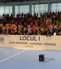 Gloria Bistrița a câștigat Cupa României   Formația lui Carlos Viver   a zdrobit-o  pe SCM Râmnicu Vâlcea și a cucerit trofeul în premieră