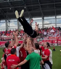 Sărbătoare la Sfântu Gheorghe     VIDEO.  Laszlo Dioszegi a intrat pe teren și a făcut spectacol, după ce   Sepsi a promovat  în Liga 1
