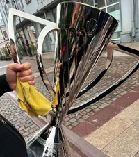 Tensiuni înainte de U Craiova - U Cluj     FOTO:   Liderul Peluzei Sud Craiova a transmis că a „capturat”   trofeul Superligii  » Cum a reacționat LPF