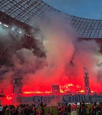 Bănia, în flăcări    VIDEO:     Peluza Nord  a transformat arena alb-albastră într-o cetate la Craiova - U Cluj, finala campionatului
