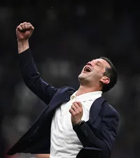 Chivu a cucerit Italia  Ales cel mai bun antrenor din   Serie A  în primul sezon la Inter!