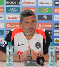 Baciu, plan pentru FCSB  Antrenorul vrea să copieze   modelul văzut în Franța:  „Va fi un bonus fantastic” + Jucătorul care „te poate sparge în două”