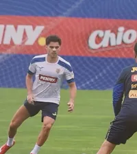 Ce tricou a luat Ianis Hagi    VIDEO.  La primul antrenament sub comanda tatălui său, mijlocașul a avut   numărul lui Johan Cruyff