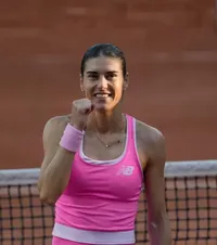 Sorana Cîrstea, prestație incredibilă  Românca e în   optimi la Roland Garros,  după o victorie zdrobitoare! A fost 6-0, 6-0, după doar 56 de minute