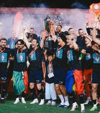 Vlad Dragomir, trofeu cu Pafos    FOTO.  Fotbalistul convocat de Hagi va juca și în sezonul următor într-o   competiție europeană