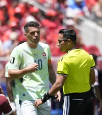 „Se vede cu ochiul liber. E ca o dictatură”    FOTO:  De ce a fost acuzată FIFA că   a protejat Elveția la 1-1 cu Qatar   