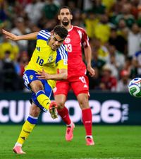 Le-a cerut scuze adversarilor!    FOTO.   Suedezul Ayari,   viitorul adversar al României,  două goluri superbe la debutul la Mondial. De ce i-a părut rău
