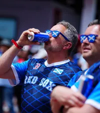 Americanii au rămas fără bere  Fanii scoțieni   au golit barurile din Boston:  „Ne-au secat! Nu am mai văzut așa ceva”
